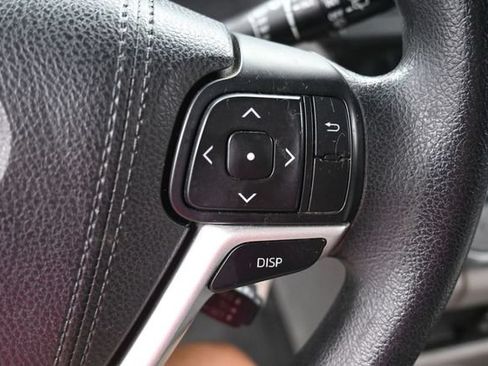 Used 2017 Toyota Sienna LE AWD/4WD image 24