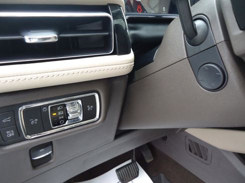 Used 2021 Lincoln Nautilus Reserve w/ Class II Trailer Tow Package image 21