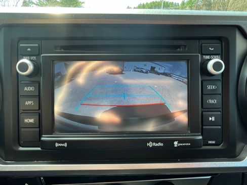 Used 2018 Toyota Tacoma SR5 image 22