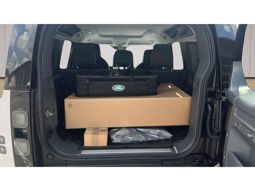 New 2026 Land Rover Defender 110 AWD/4WD image 16