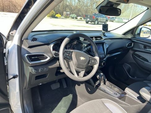 Certified 2022 Chevrolet TrailBlazer LT w/ Convenience Package image 10