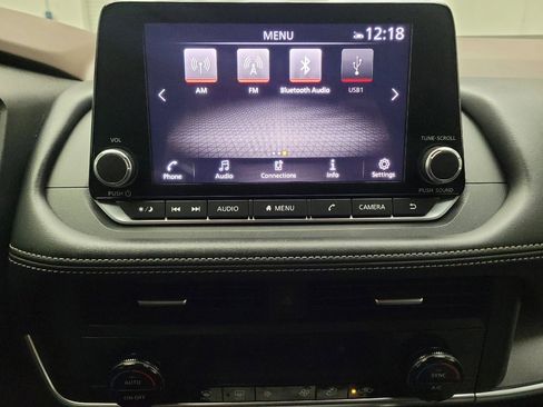 Used 2023 Nissan Rogue SV image 25