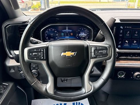 Used 2023 Chevrolet Silverado 1500 LT AWD/4WD image 16