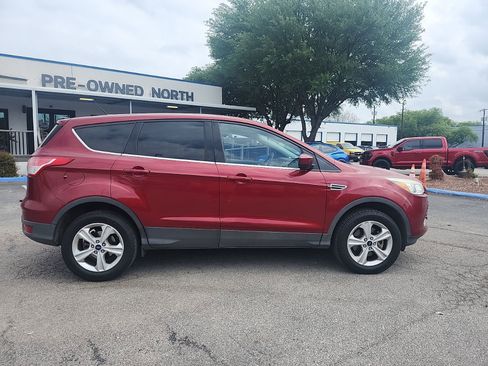 Used 2016 Ford Escape SE w/ SE Cold Weather Package image 4