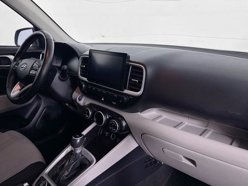 Used 2024 Hyundai Venue SEL FWD image 28