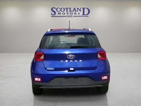 Used 2024 Hyundai Venue SEL image 7
