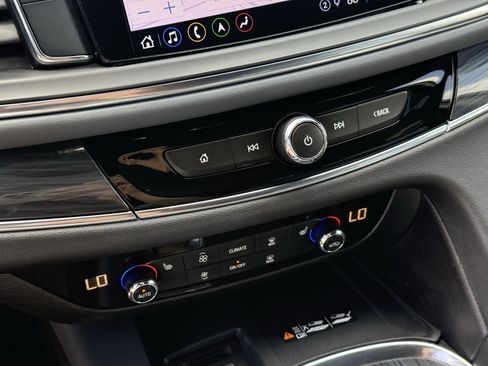 Used 2023 Buick Enclave Essence w/ Sport Touring Edition FWD image 22