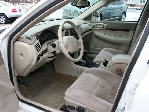 Used 2005 Chevrolet Impala LS w/ Sun And Sound Package image 4