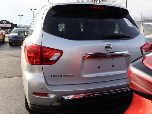 Used 2020 Nissan Pathfinder SL image 16