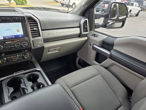 Used 2020 Ford F250 XLT w/ XLT Value Package image 11