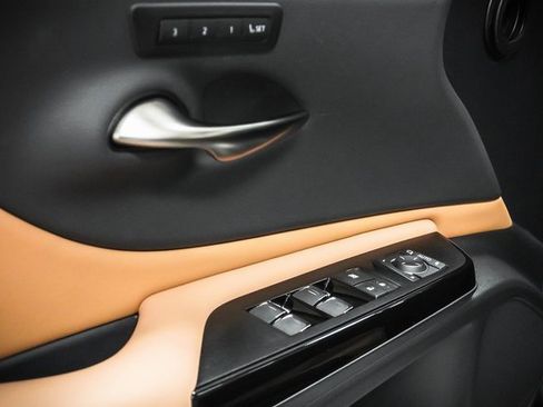 Used 2025 Lexus ES 300h w/ Premium Package image 12