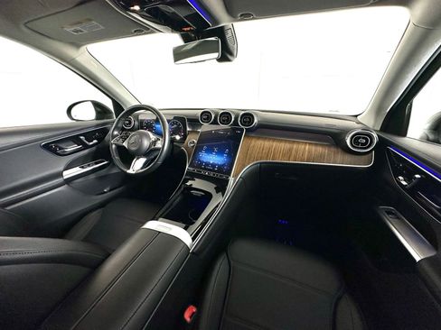 Used 2024 Mercedes-Benz GLC 300 GLC 300 image 2