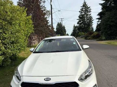 Used 2021 Kia Forte LXS FWD image 3