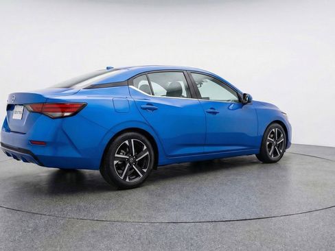 Used 2025 Nissan Sentra SV image 9