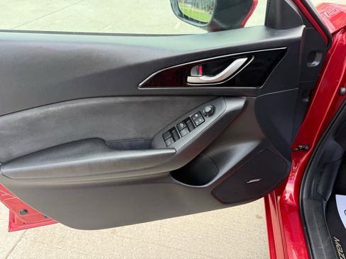 Used 2016 MAZDA MAZDA3 i Touring w/ Popular Equipment Package image 16
