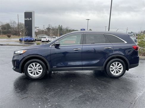 Used 2020 Kia Sorento LX w/ LX I4 Convenience Package image 3