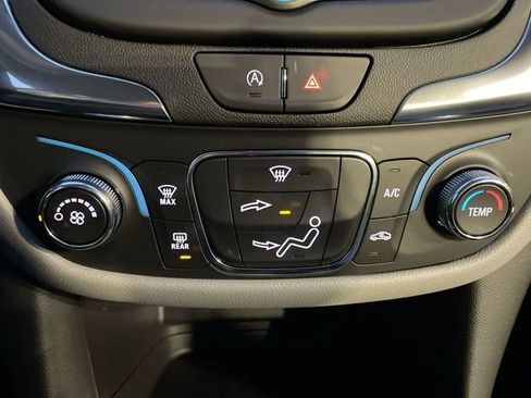 Used 2023 Chevrolet Equinox LS FWD image 18