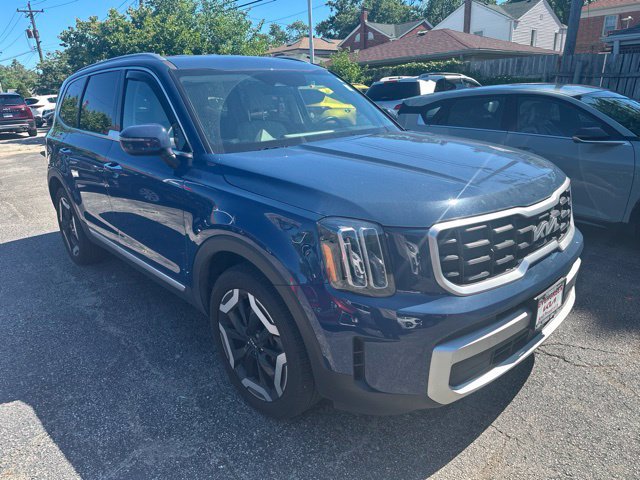 Used 2024 Kia Telluride S FWD image 3