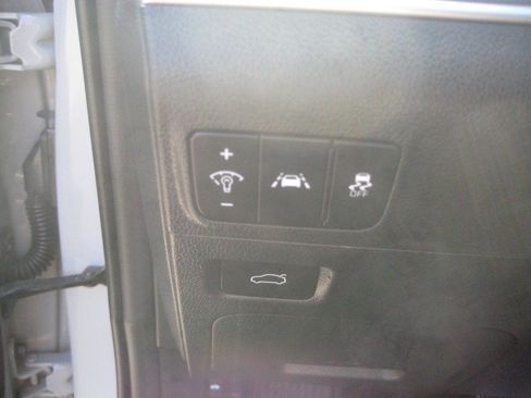Used 2022 Kia K5 GT-Line FWD image 17