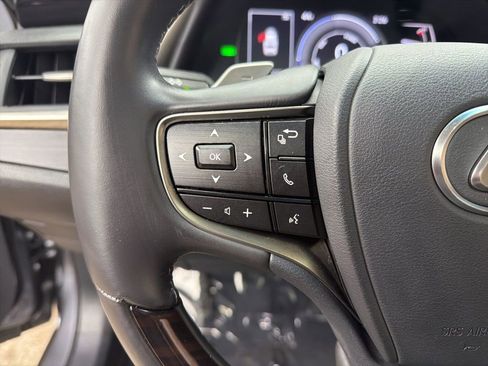 Used 2021 Lexus ES 300h w/ Premium Package image 12