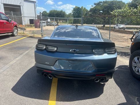 Used 2022 Chevrolet Camaro SS RWD image 2