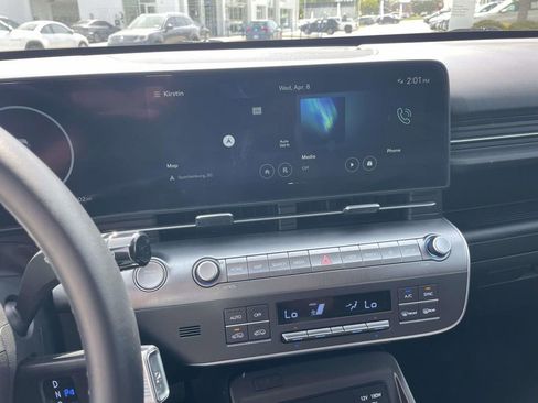 Used 2025 Hyundai Kona SEL FWD image 25