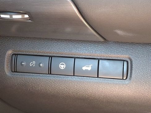 Used 2024 Nissan Pathfinder SL AWD/4WD image 24