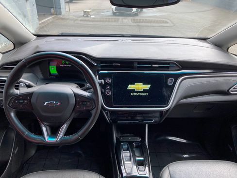 Used 2022 Chevrolet Bolt LT w/ Infotainment Package image 11