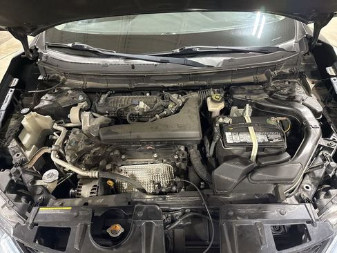 Used 2016 Nissan Rogue SV image 24