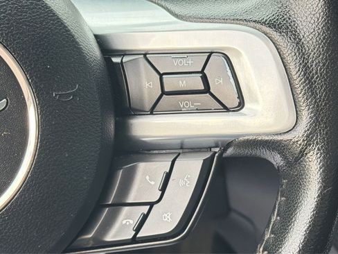 Used 2016 Ford Mustang Coupe RWD image 30