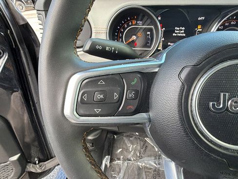 Certified 2023 Jeep Gladiator Overland image 24