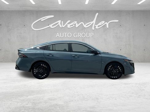 New 2026 Nissan Sentra SR FWD image 18
