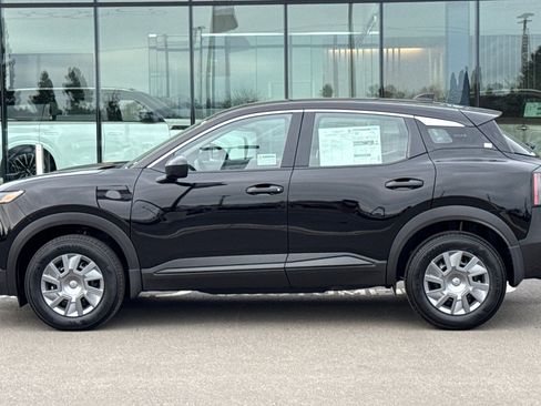 New 2025 Nissan Kicks S image 7