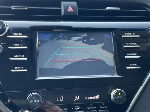 Used 2018 Toyota Camry SE image 27