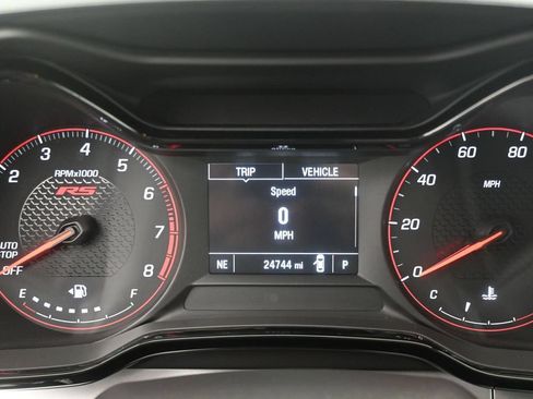 Used 2024 Chevrolet Trax RS w/ Sunroof Package FWD image 13