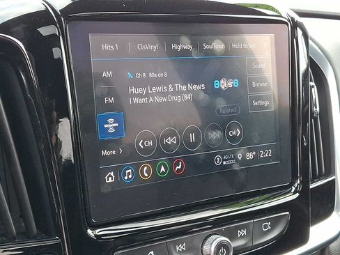 Used 2023 Chevrolet Traverse RS AWD/4WD image 19