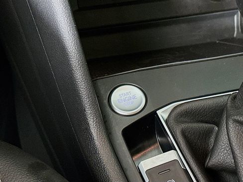 Used 2022 Volkswagen Taos SE image 19