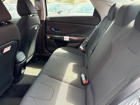 New 2026 Hyundai Elantra SE FWD image 19