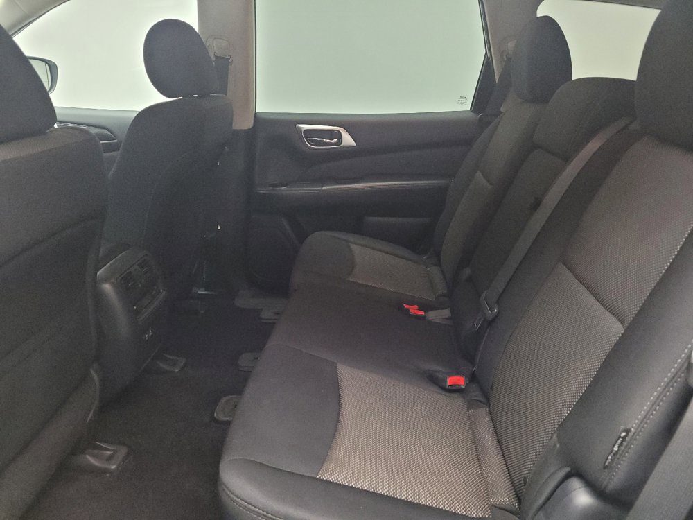 Used 2020 Nissan Pathfinder S FWD image 18
