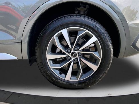 Used 2023 Audi Q5 2.0T Premium Plus w/ Premium Plus Package AWD/4WD image 37