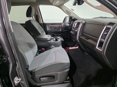 Used 2022 RAM 1500 Classic SLT image 23