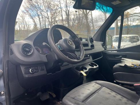Used 2019 Mercedes-Benz Sprinter 170 image 12