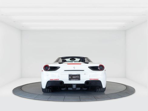 Certified 2018 Ferrari 488 Spider RWD image 4