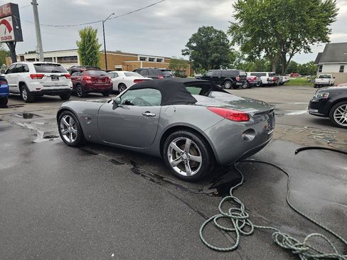 Used 2007 Pontiac Solstice Convertible w/ Preferred Package RWD image 7