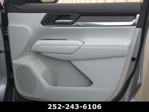Used 2026 GMC Terrain Denali AWD/4WD image 46
