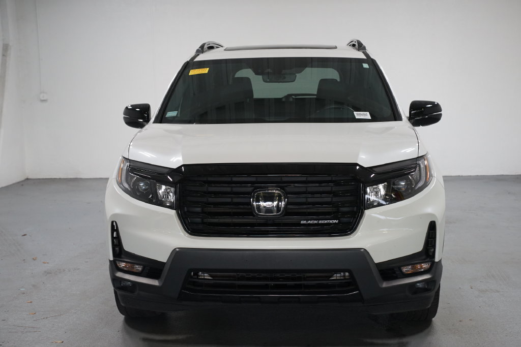 Used 2024 Honda Passport Black Edition image 2