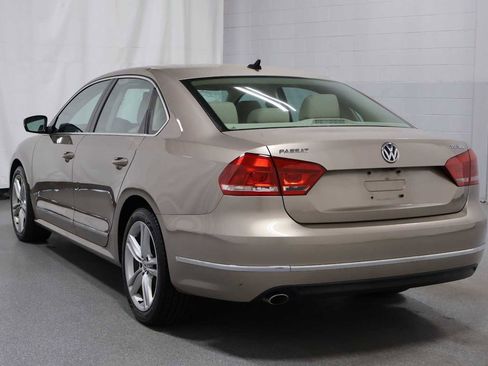Used 2015 Volkswagen Passat TDI SEL Premium FWD image 3