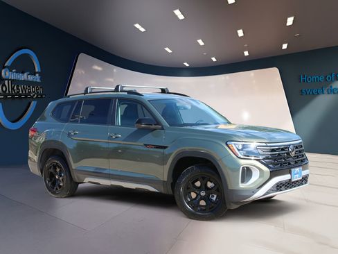 New 2026 Volkswagen Atlas Peak Edition AWD/4WD image 2