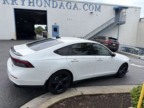 Used 2025 Honda Accord Sport image 12