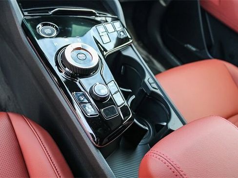 Used 2025 Kia Sportage SX Prestige image 25